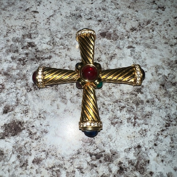 Givenchy vintage brooch and single earring - Picture 2 of 11